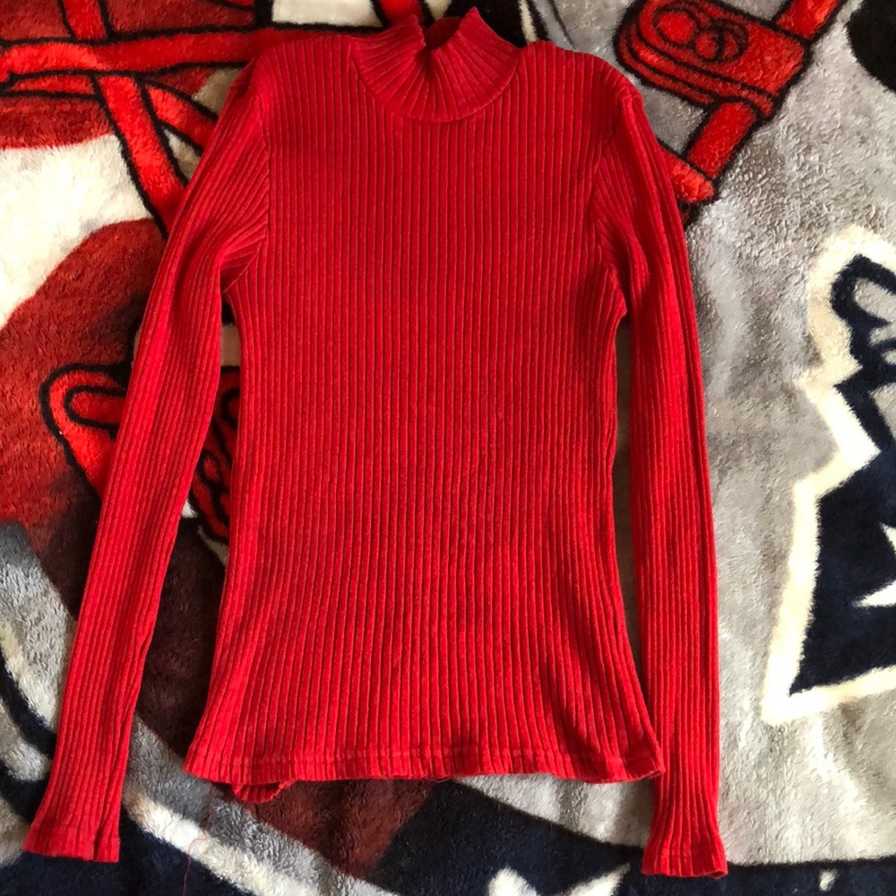 Stretchy red long sleeve